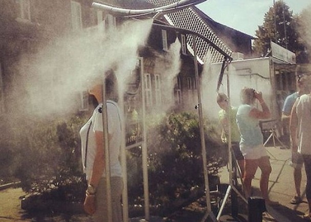 奥斯威辛集中营遗址入口的花洒,被批令人联想到纳粹毒气室。