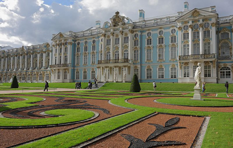 ݱʥ˵ñĿɪչУ1941ɴ⹥Ժ󣬽ķ˻ص¹ɴǱС