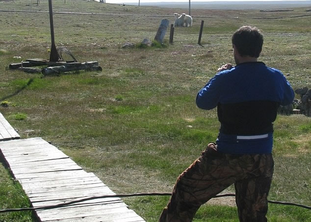 ���ڱ�����Χס�˻��ص����ܣ��о�Ա�޷���ǰ��