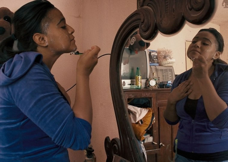 阿塞韦斯家族的女成员勤于剃毛