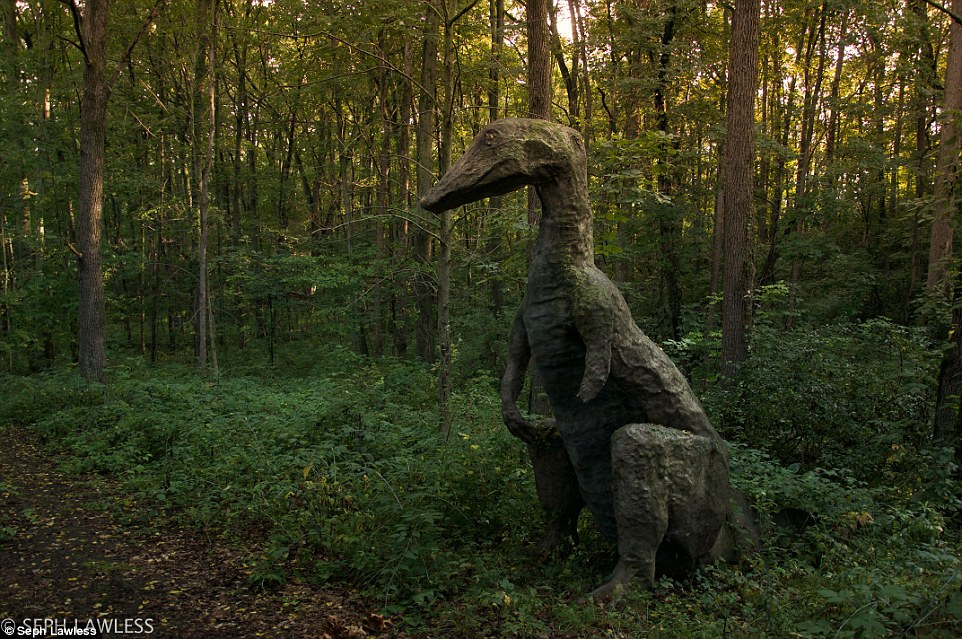 Ъʷǰɭ԰ʵ桶٪޼͹԰Where Dinosaurs Still Roam