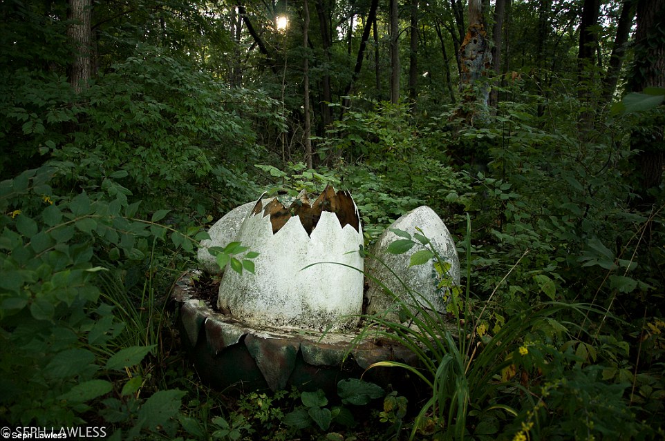 Ъʷǰɭ԰ʵ桶٪޼͹԰Where Dinosaurs Still Roam