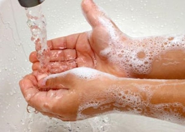 研究指抗菌肥皂泡要留在细菌上9个小时,杀菌效果方见显著。