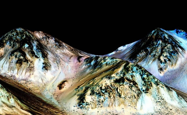 ����Һ̬ˮ����͸��������