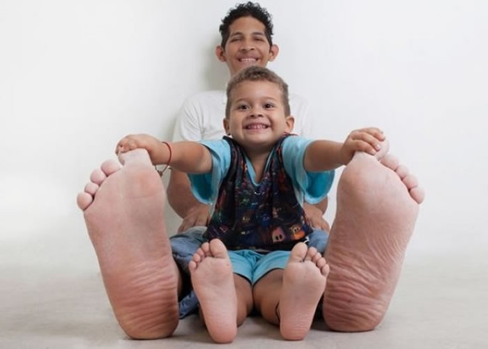 �����ϵ�˹����ƾһ˫����1��4���ľ޽ţ����Ͻ���ʿ�����¼��