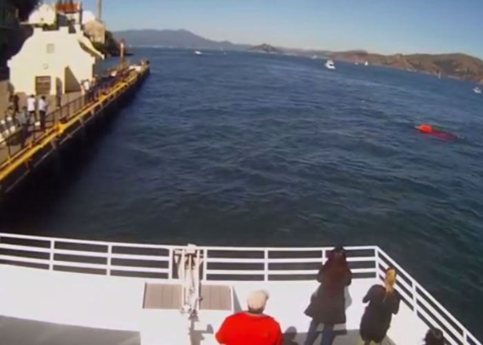 ����������������꣬���汻Ⱦ��Ѫ�졣