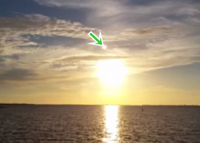 ����ָ������ʾ�ķ����򣬾��ǡ�X���ǡ���