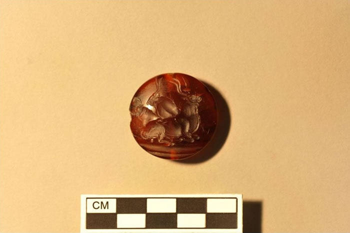 ǴԼӲҴСʯӡʯӡ50öһöţװͼ֤˾ηţŵ˹˶˵Ӱ졣 PHOTOGRAPH BY