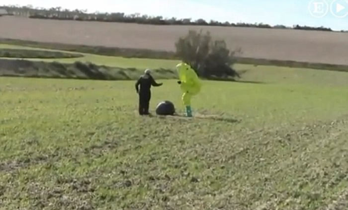 当地社区管理者推测这个物体似乎是复合材料制成的压力容器,很可能来自空间站。
