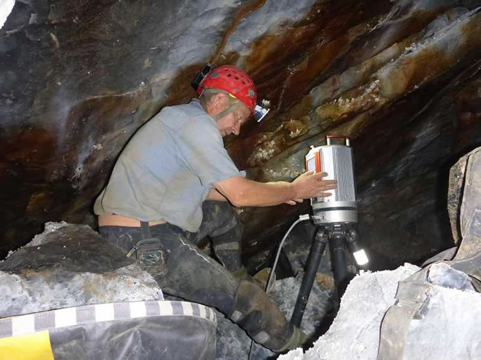 英国探险家在马来西亚发现600万年历史的新洞穴,暂时命名为“信念洞”