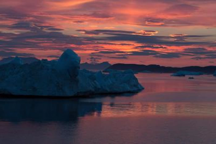 格陵兰岛东北Zachariæ Isstrøm冰川开始快速消退