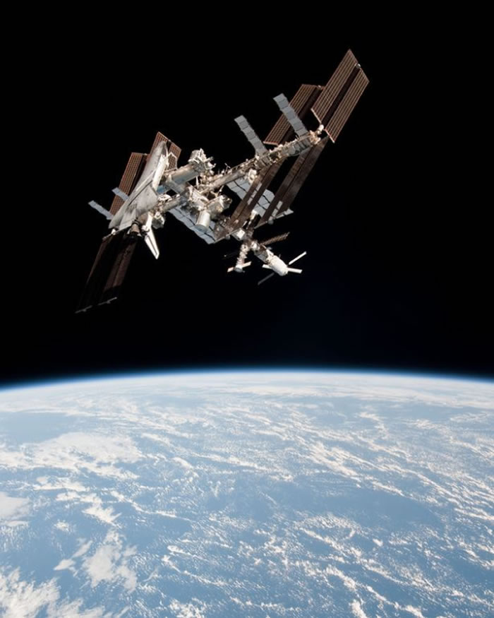 林格伦是国际空间站地45探险队的飞行工程师和任务专家