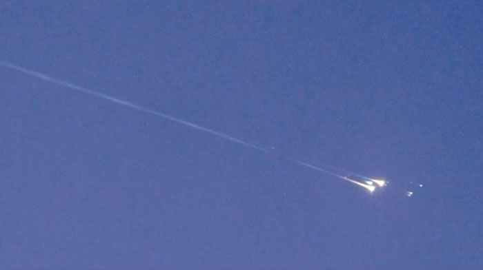 不明物体WT1190F穿过地球大气层在印度洋上空燃烧殆尽