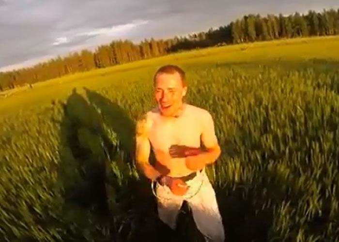 �º����Ͽ��۶Ծ�ͷ�����˷ܱ���