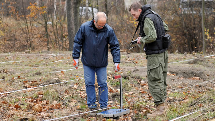 两个在波兰境内找寻二战德国纳粹“黄金列车”的搜索小组互相否定对方的发现