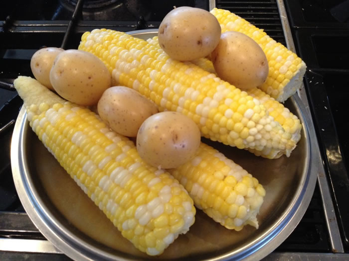 研究发现有些水果和蔬菜未必有助于减肥:如土豆、豌豆和玉米