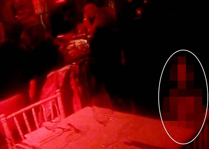 这名不速之客(白圈示)实在令人吃惊。