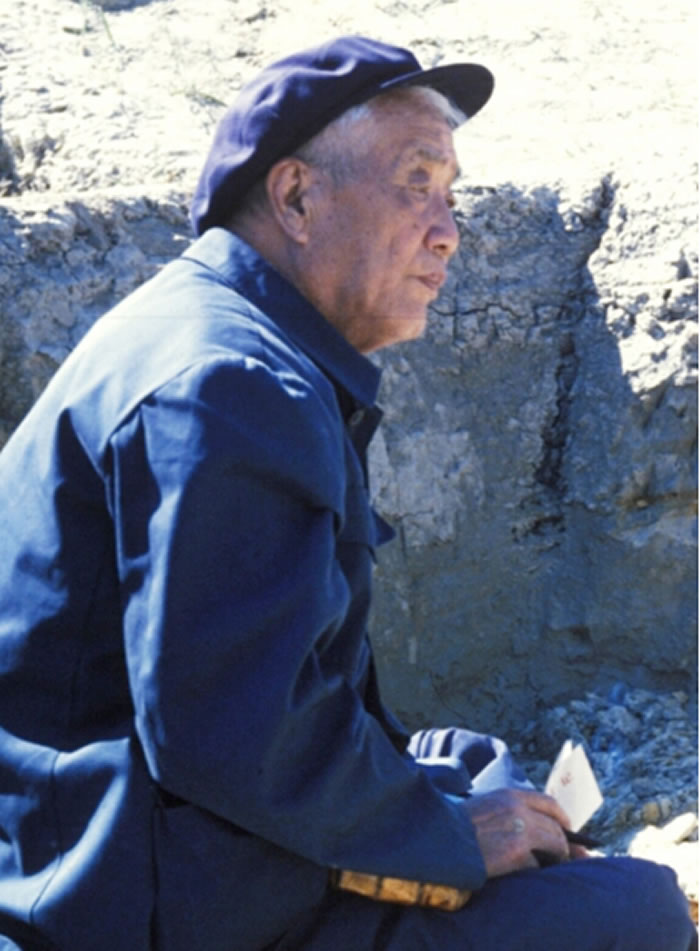 1979年裴文中在小长梁遗址