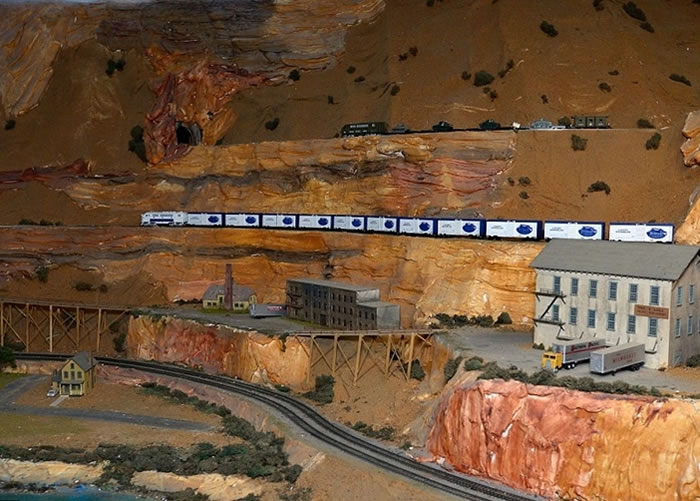 ��ʽ�������г���ɽ������ʻ��