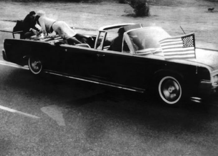 肯尼迪1963年于德州遇刺，成为美国史上一大悬案。