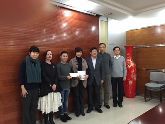 ����ר���ϸ�����󼰴��ӻԾ��ͶƱ�������׽�����ժҪ��Ƶ���������ɱ�����ѧҽѧ��ҩѧԺ��лӢ�����ڶ����������Ĺھ���