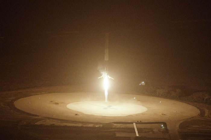 SpaceX于12月完成了“猎鹰9号”火箭的发射后回收