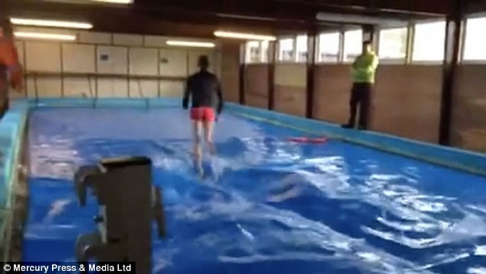 Ӣ��ŵɭ����������Scott Crosby��Ӿ�ر��ݡ�ˮ��Ʈ��