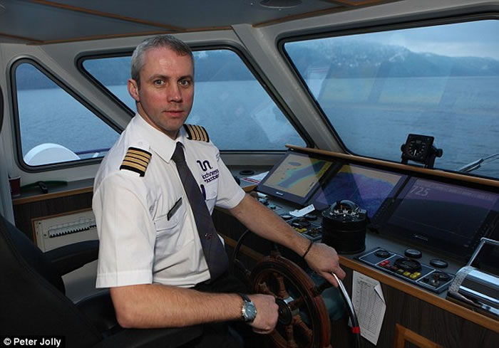 英国尼斯湖湖底发现巨大沟槽 可能是尼斯湖水怪的家?