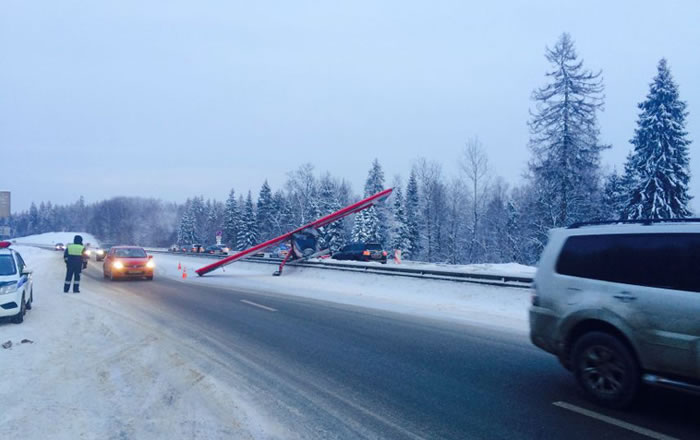 交警很快到达现场疏散车辆,事故并未对交通造成严重影响。