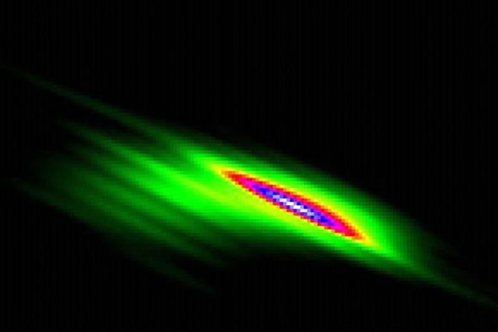 这是有史以来最高分辨率的图像,展示了星系中央附近超大质量黑洞释放粒子和磁场的状态