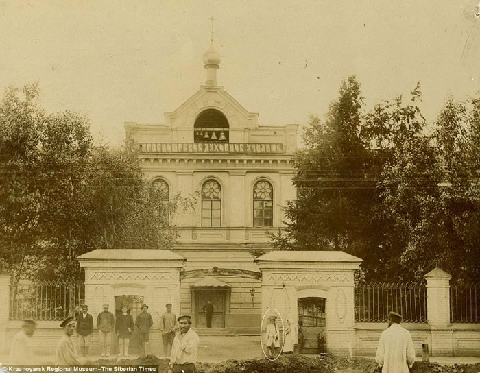 俄罗斯学者开始着手解密20世纪许多老照片上频繁出现的神秘女子