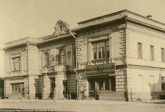 俄罗斯学者开始着手解密20世纪许多老照片上频繁出现的神秘女子