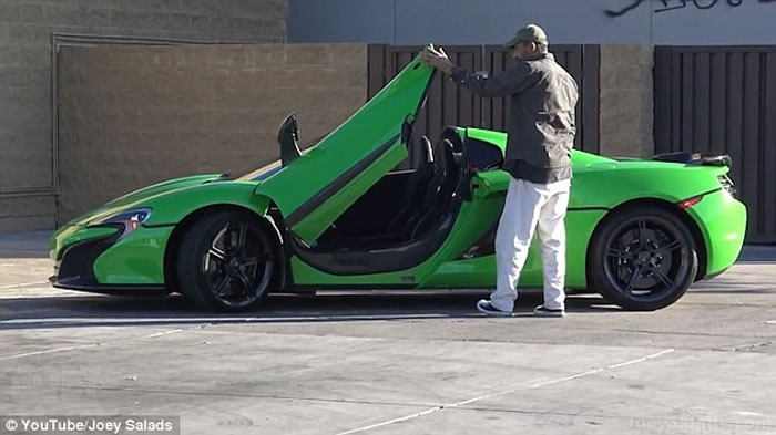 美国视频网站YouTube明星Joey Salads设计恶作剧教训偷车贼,想开走汽车会被电击