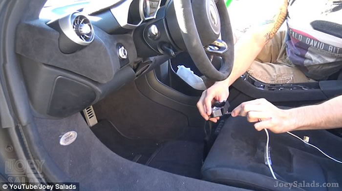 美国视频网站YouTube明星Joey Salads设计恶作剧教训偷车贼,想开走汽车会被电击