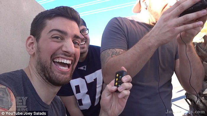 美国视频网站YouTube明星Joey Salads设计恶作剧教训偷车贼,想开走汽车会被电击