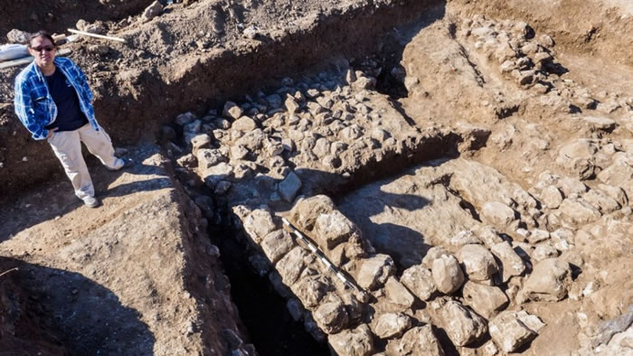 ����ѧ������ɫ��Ү·���䷢��7000��ǰ���ಿ��