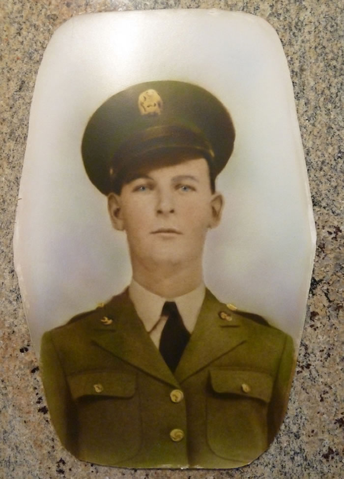 ��ά˹��Thomas E. Davis������װ��