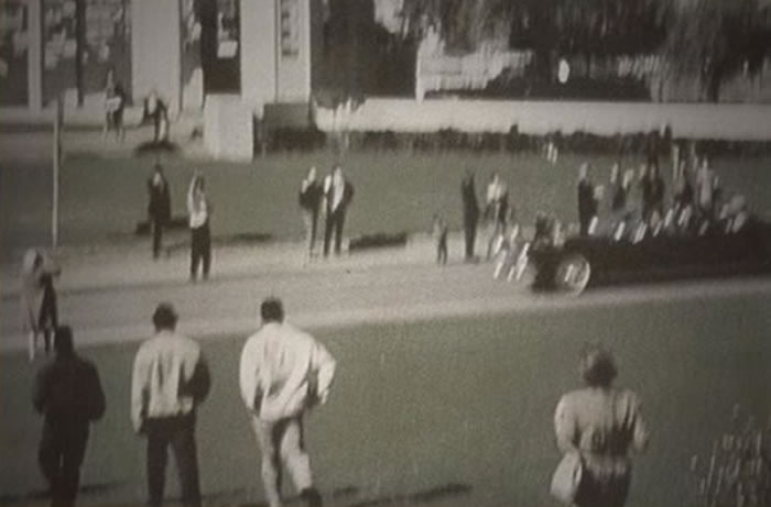 Youtube“5个史上最神秘人物”视频:美国前总统肯尼迪遭遇刺时出现神秘“撑伞人”