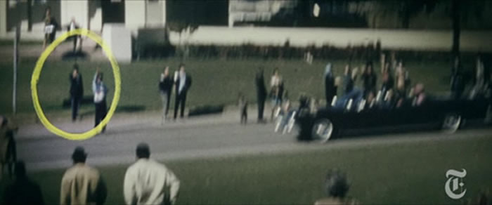 美国前总统肯尼迪遭遇刺时出现神秘"撑伞人"