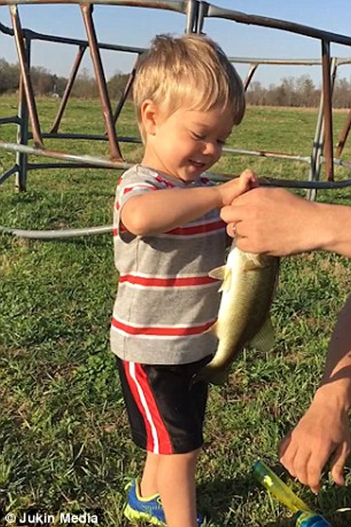 ��������������С�к��ͼ���ȥ���ߵ��㣬��һ�γ�������ߵ��;�Ȼ�����һ����