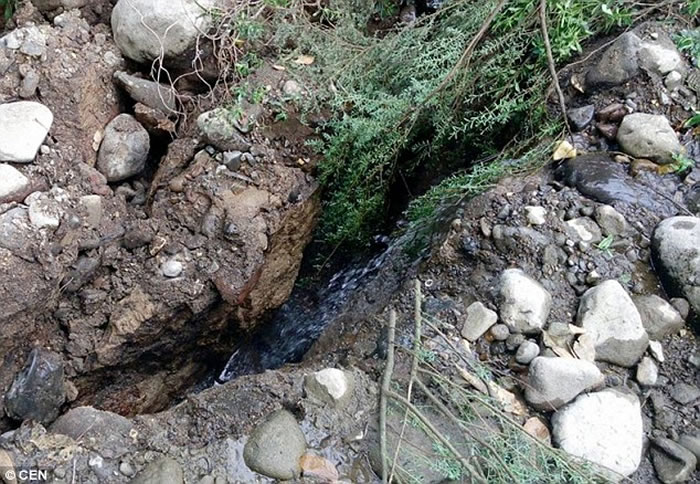 ҹͻȻ ī簢ǿ˺һκӵȻһҹʧ