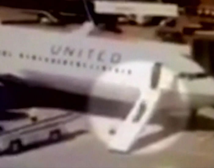 ���������ְ���������Ϻ��շɻ���ͣ�� �ս�������ݻ����������������뿪