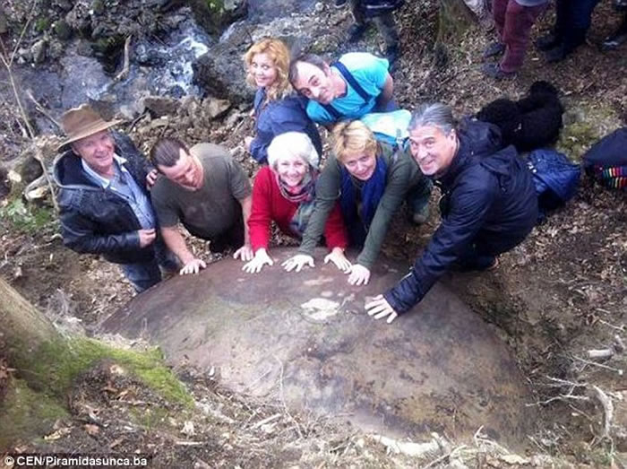 考古学家在波黑境内发现神秘巨型石球 可能是世界上最古老的人造石球