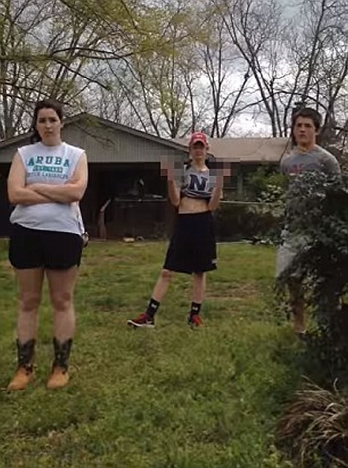 ������������������Ů�����ֻ���������ǹ���������3��iPhone�͵�����