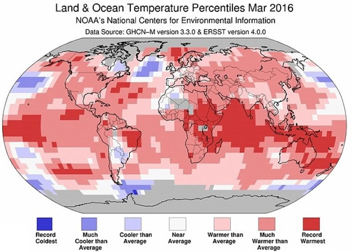 根据国家海洋及大气总署的资料显示,深红色格地区为最暖,深蓝色格为最冷。