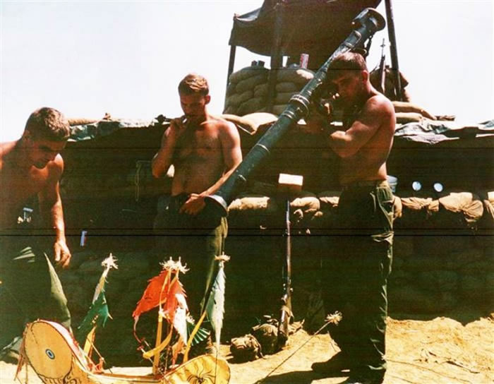 ��Τ�����ǣ����뺺��˹���ң�һͬ��Խ��Ѫս��