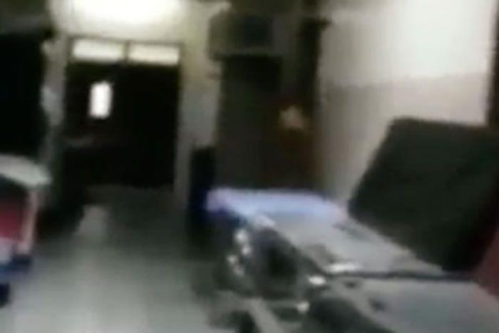 鶼˹ҽԺĵƳȻ ְ͸Ӱ