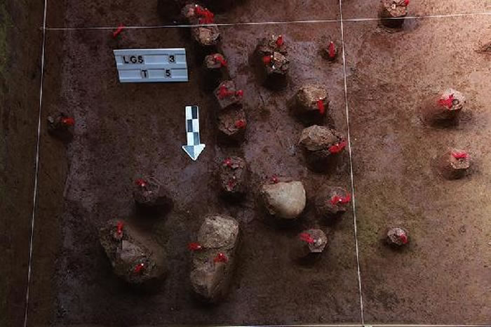 龙岗寺遗址第三级阶地原位埋藏的旧石器制品