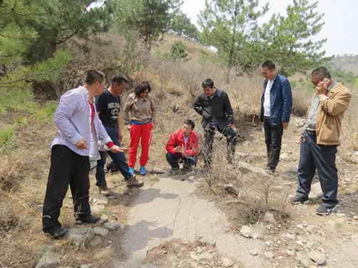 朝阳县羊山镇大四家子村山足迹化石为食肉性恐龙脚印