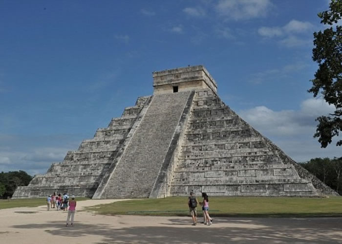 有学者认为,疑似遗址内建有金字塔。图为一座玛雅金字塔。